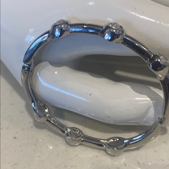 Elegant Silver Bracelet With 6 Crystal Stone. - Picture 5 of 7